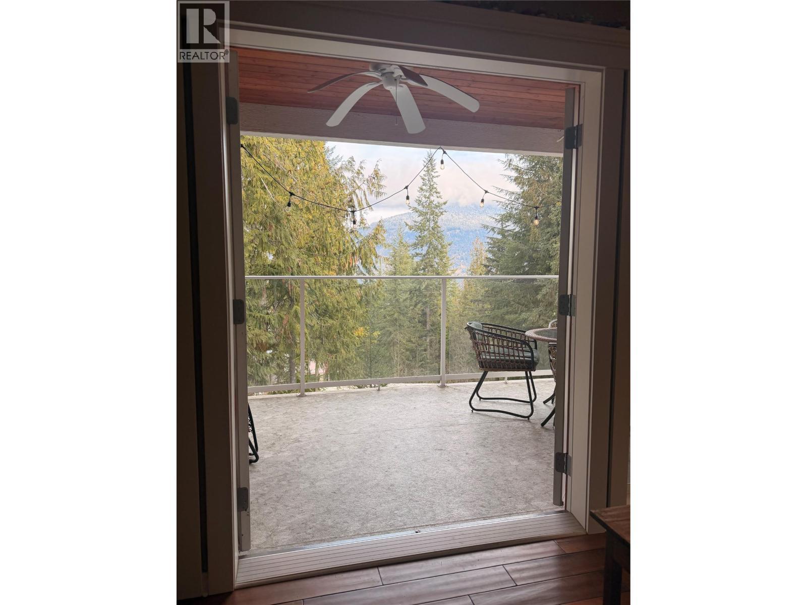 3970 Talin Place, Eagle Bay, BC - Indoor Photo Showing Other Room