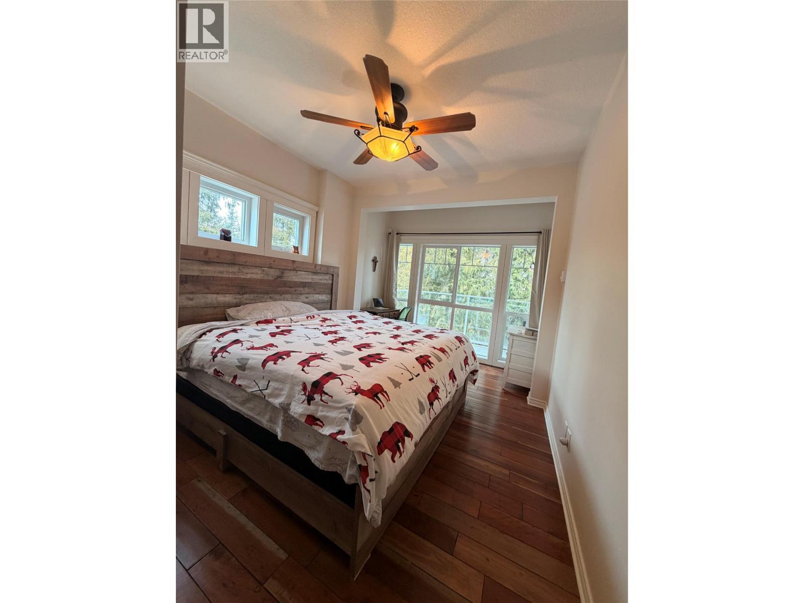 3970 Talin Place, Eagle Bay, BC - Indoor Photo Showing Bedroom