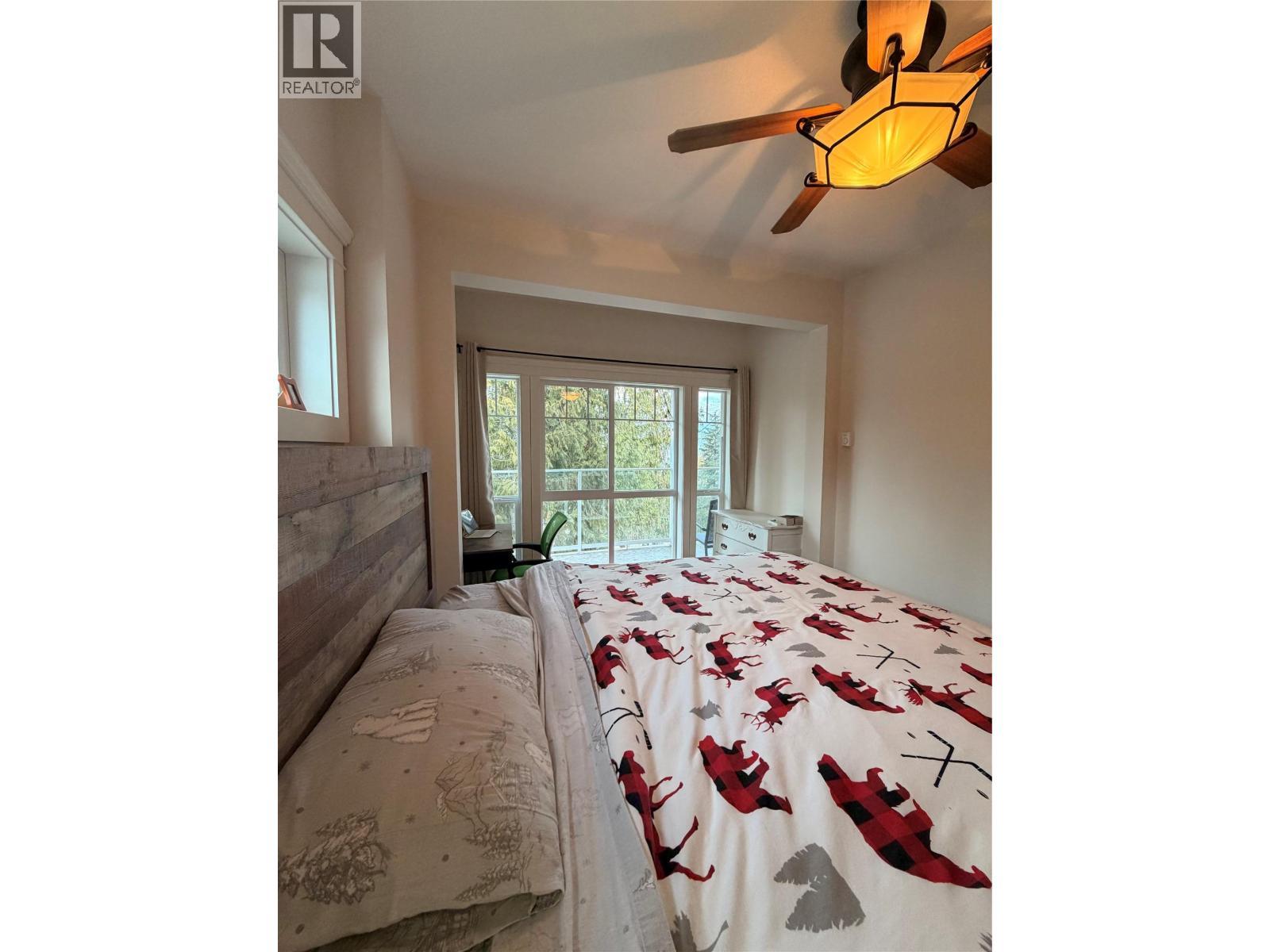 3970 Talin Place, Eagle Bay, BC - Indoor Photo Showing Bedroom