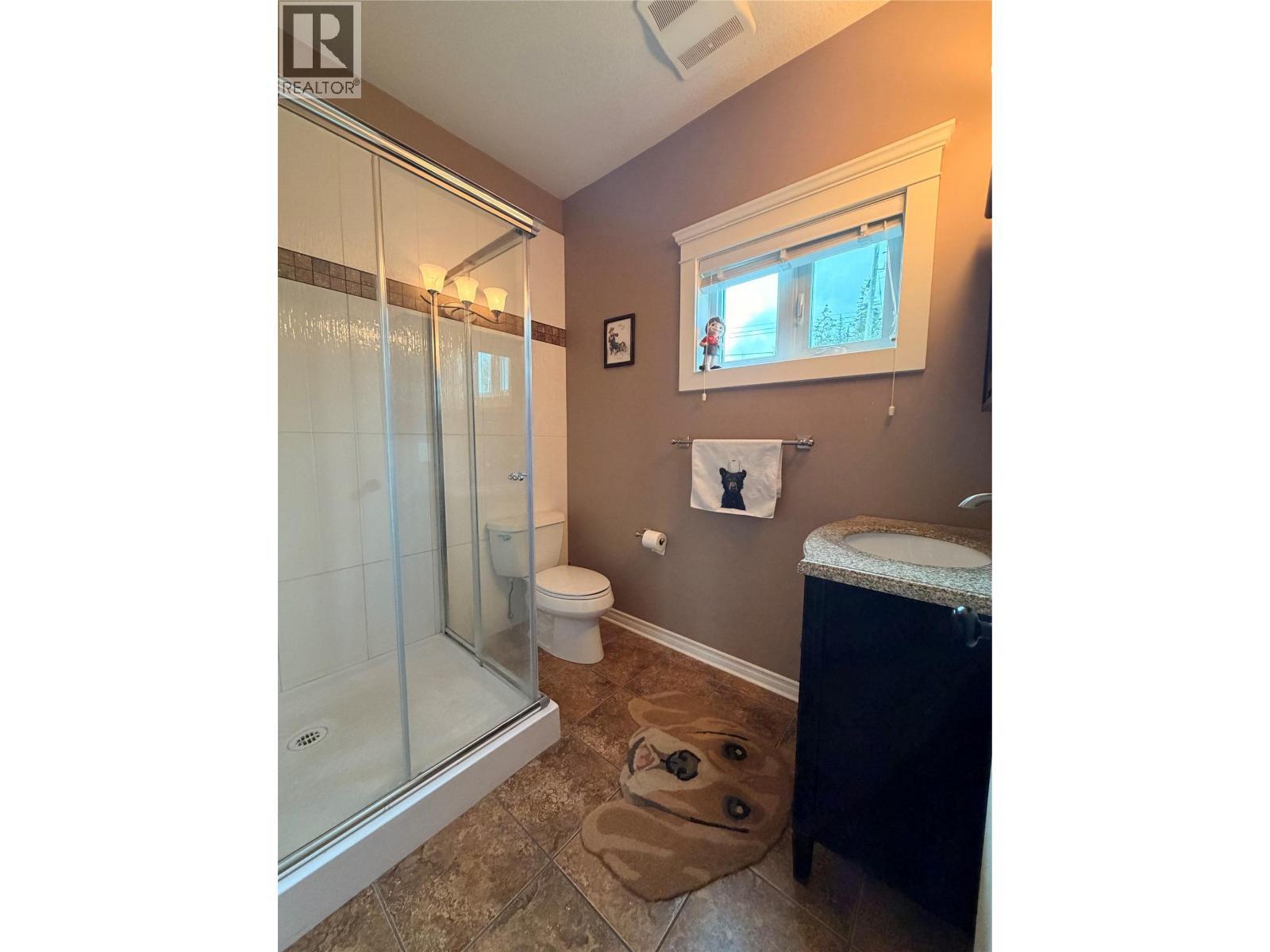 3970 Talin Place, Eagle Bay, BC - Indoor Photo Showing Bathroom