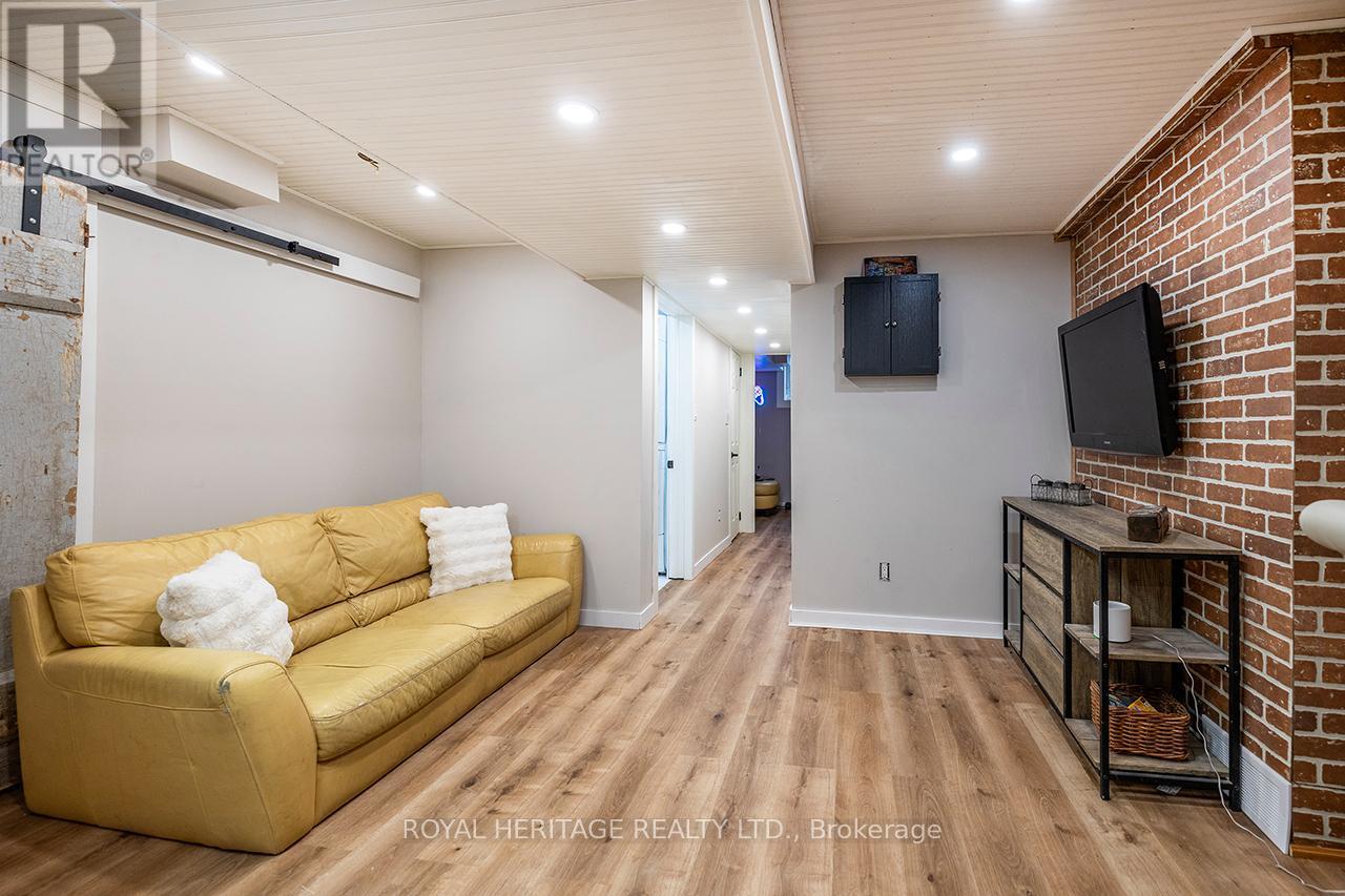 92 Zachary Place, Whitby (Brooklin), ON - Indoor Photo Showing Other Room