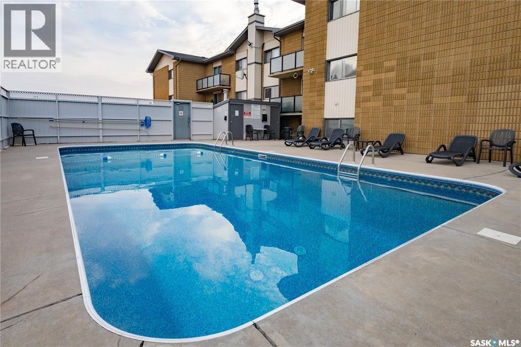 34 15 Assiniboine Drive, Saskatoon, SK - Outdoor With In Ground Pool
