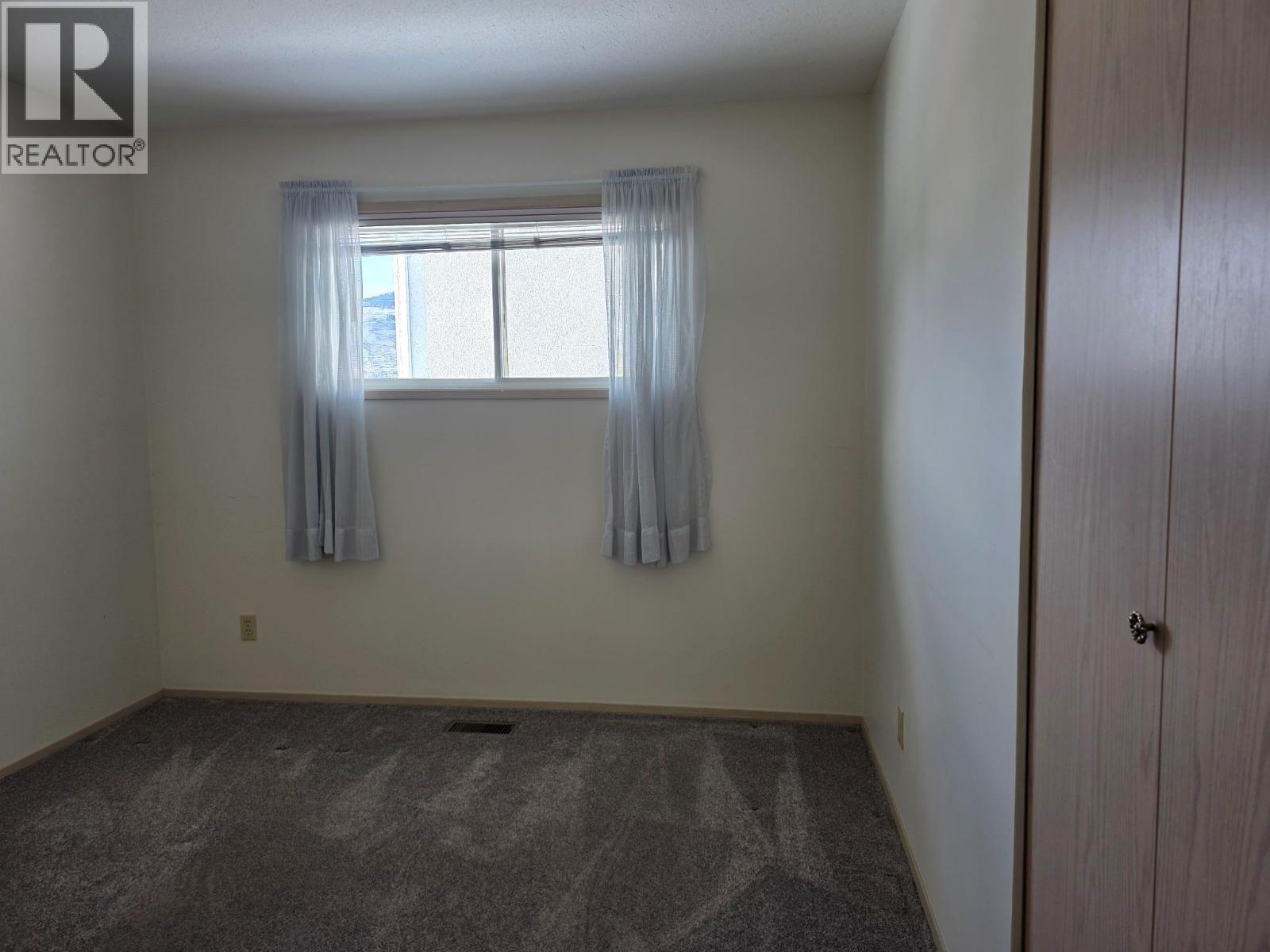 6660 21St Street, Grand Forks, BC - Indoor Photo Showing Other Room