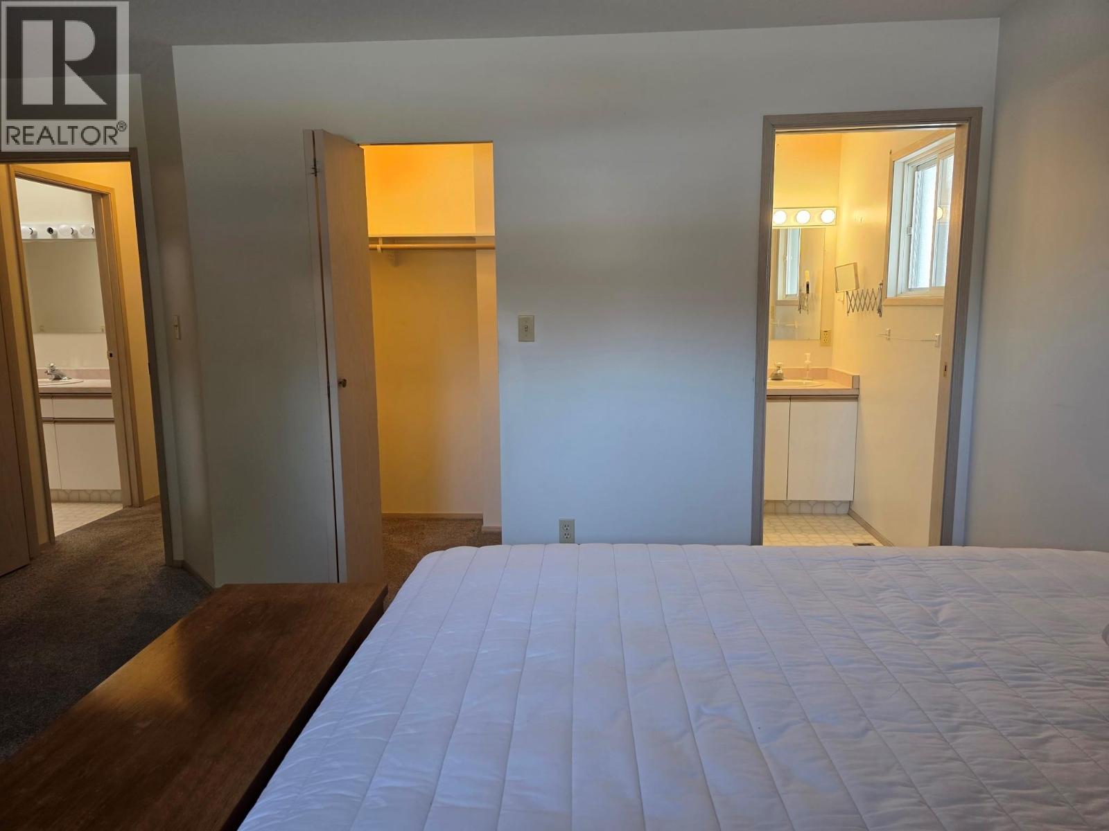 6660 21St Street, Grand Forks, BC - Indoor Photo Showing Bedroom