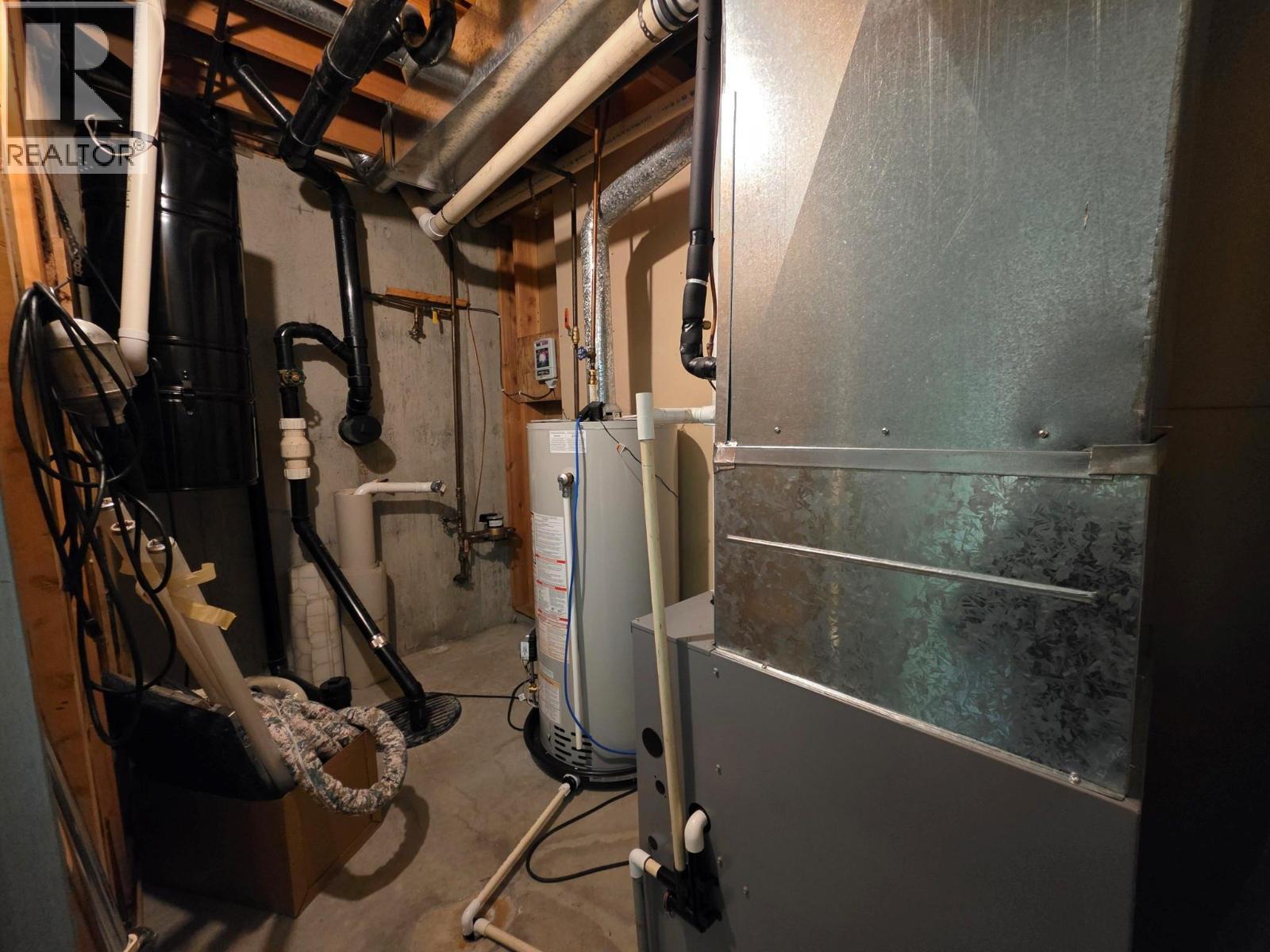 6660 21St Street, Grand Forks, BC - Indoor Photo Showing Basement