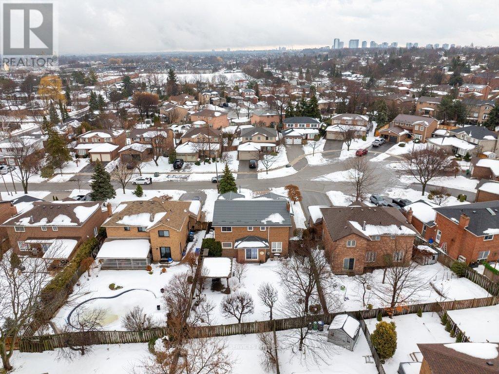 2289 Beejay Court, Mississauga, ON - Outdoor With View
