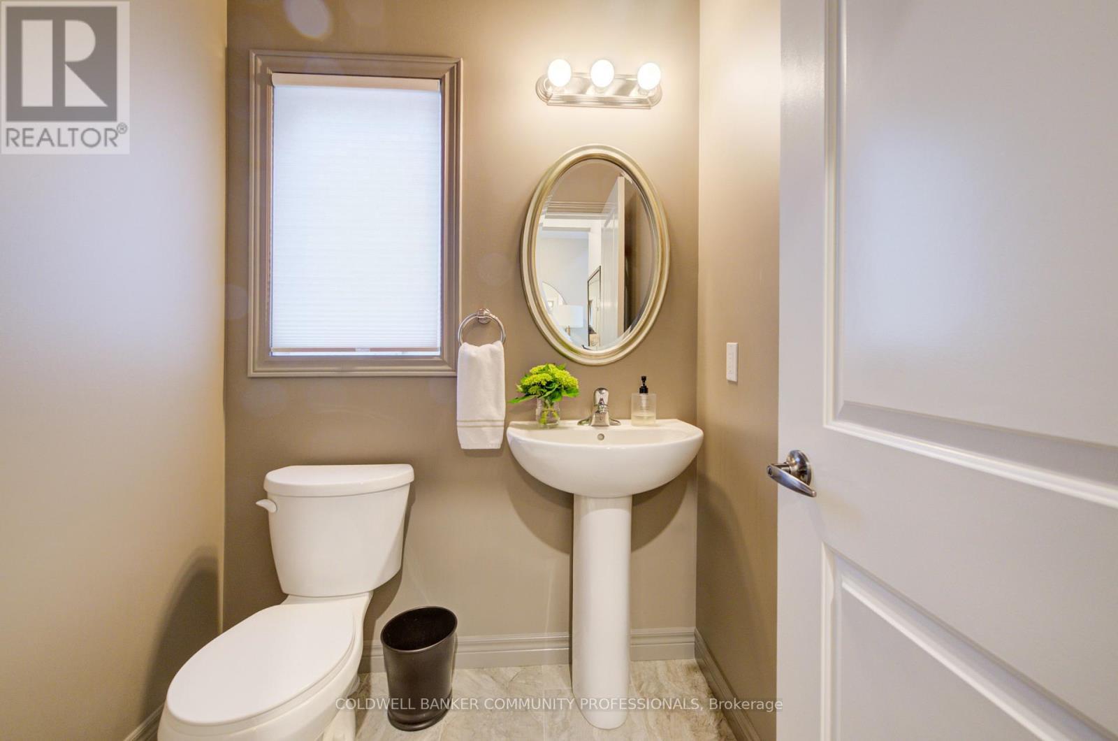 24 Festival Way, Hamilton, ON - Indoor Photo Showing Bathroom