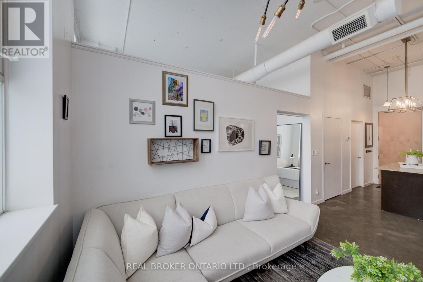 126 - 410 King Street W, Kitchener, ON - Indoor