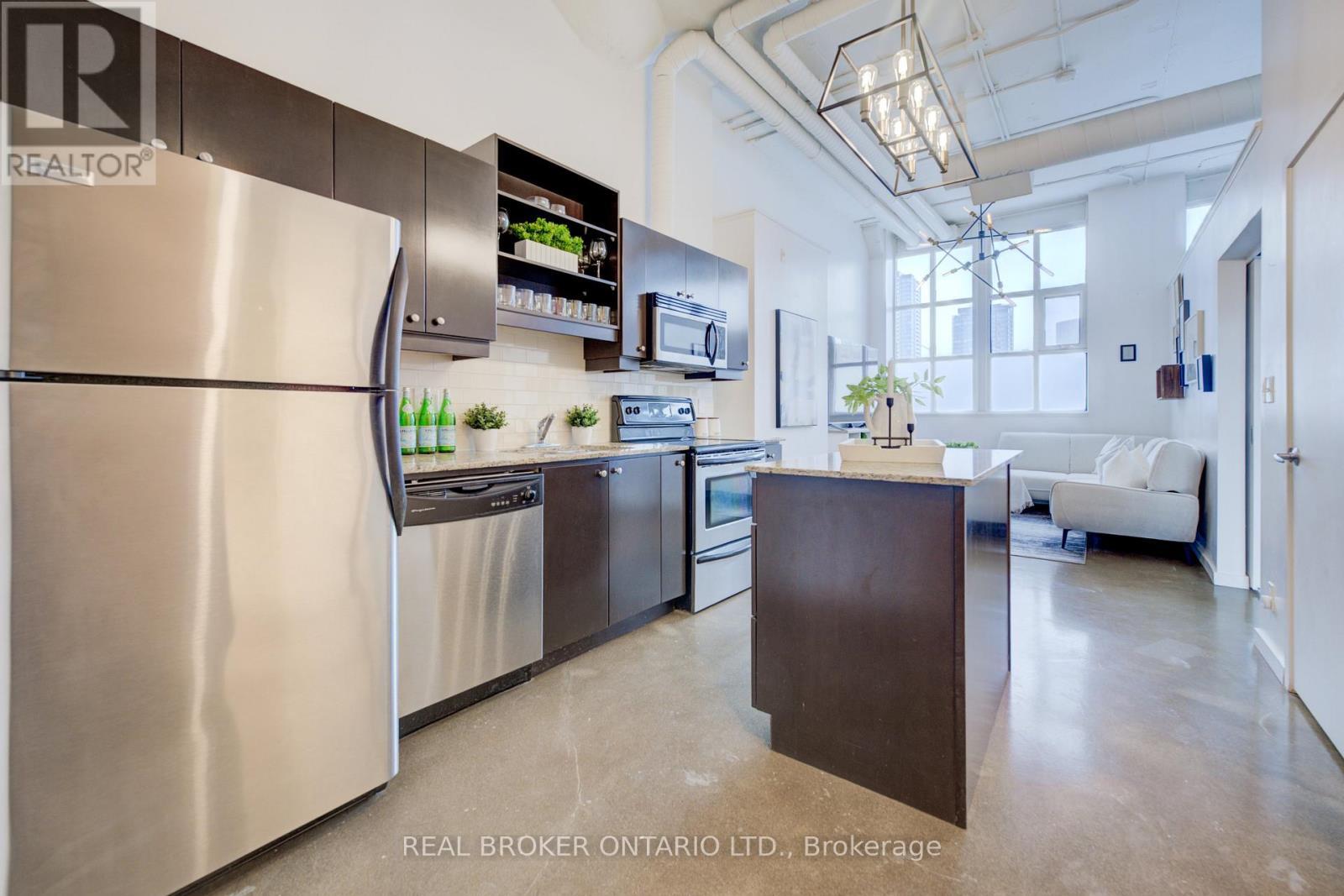 126 - 410 King Street W, Kitchener, ON - Indoor Photo Showing Kitchen With Stainless Steel Kitchen