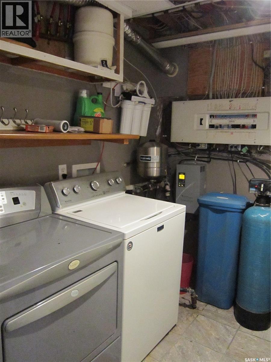Kott Acreage, Choiceland, SK - Indoor Photo Showing Laundry Room