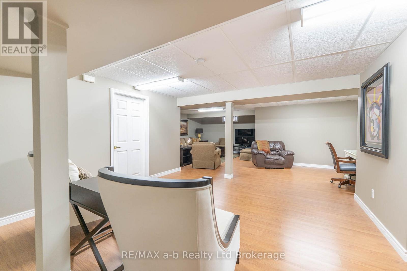 90 Weston Drive, Tillsonburg, ON - Indoor