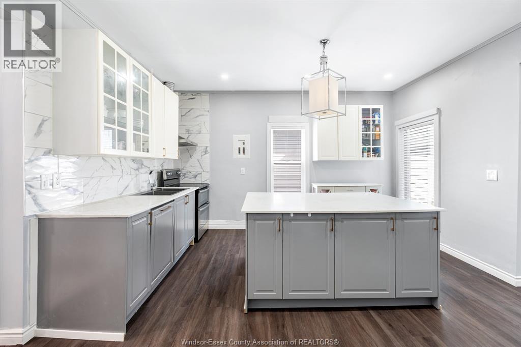 1139 Wellington, Windsor, ON - Indoor Photo Showing Kitchen