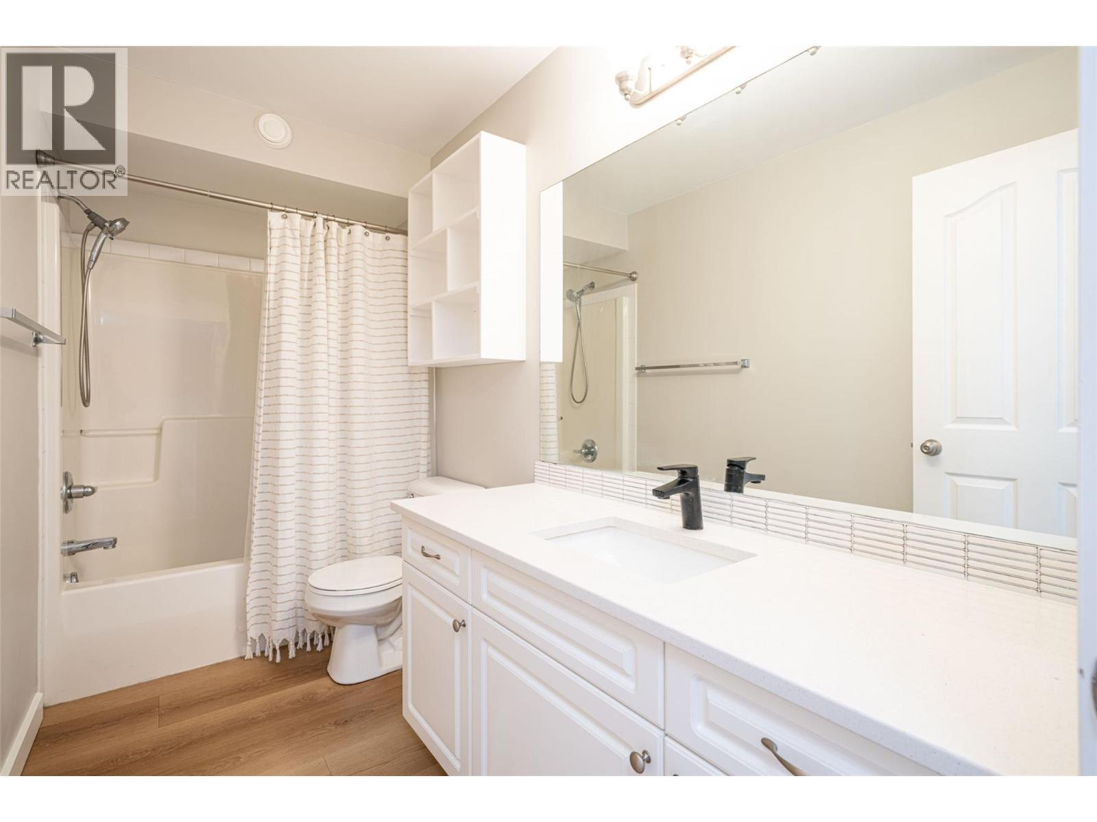 301 Browne Road Unit# 312, Vernon, BC - Indoor Photo Showing Bathroom