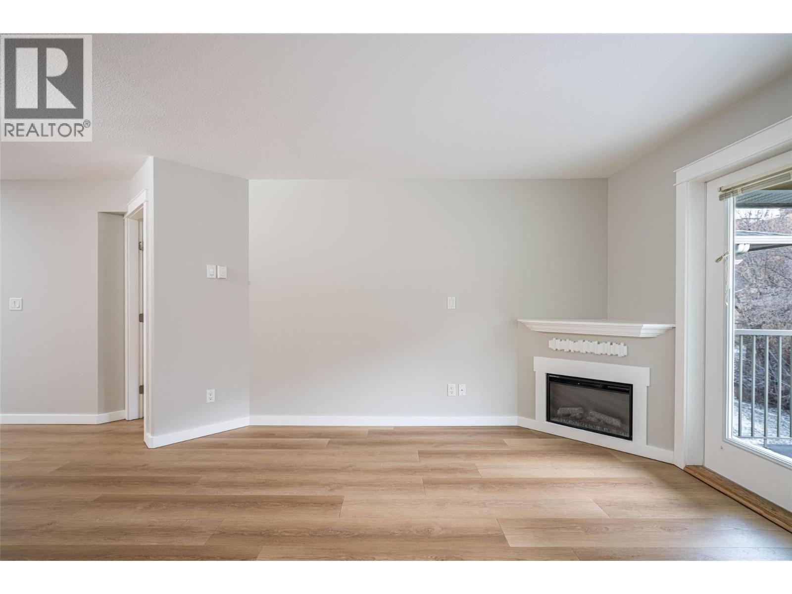 301 Browne Road Unit# 312, Vernon, BC - Indoor With Fireplace