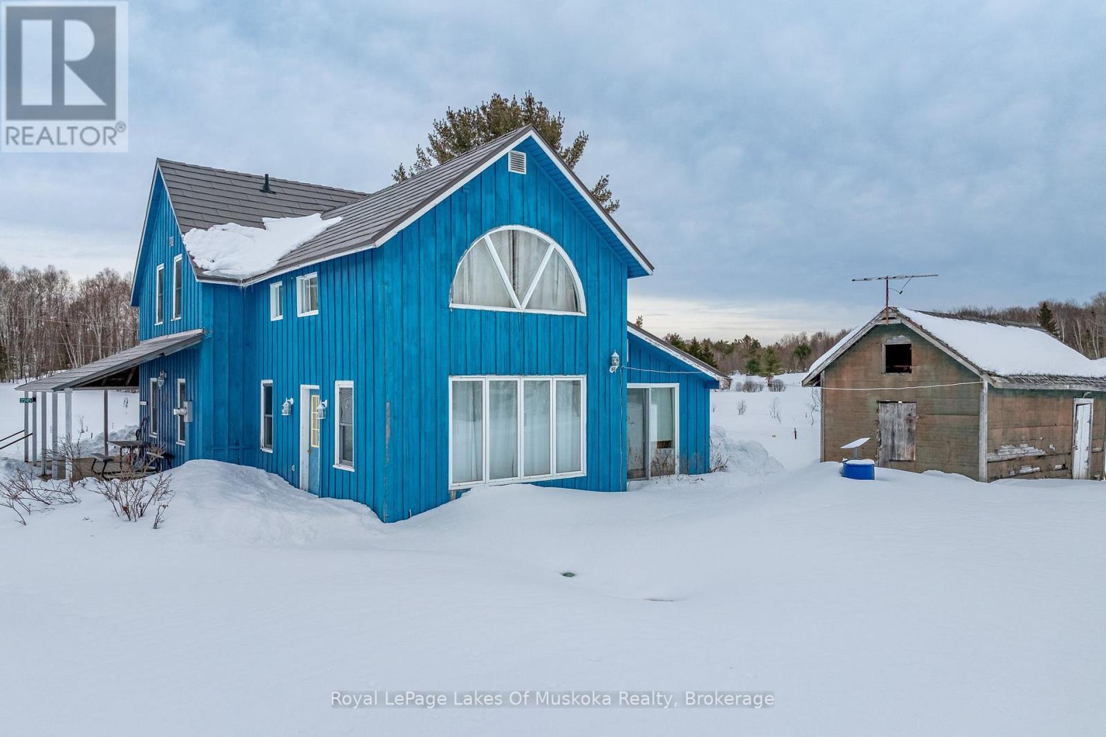 2245 Ahmic Lake Road, Magnetawan, ON -