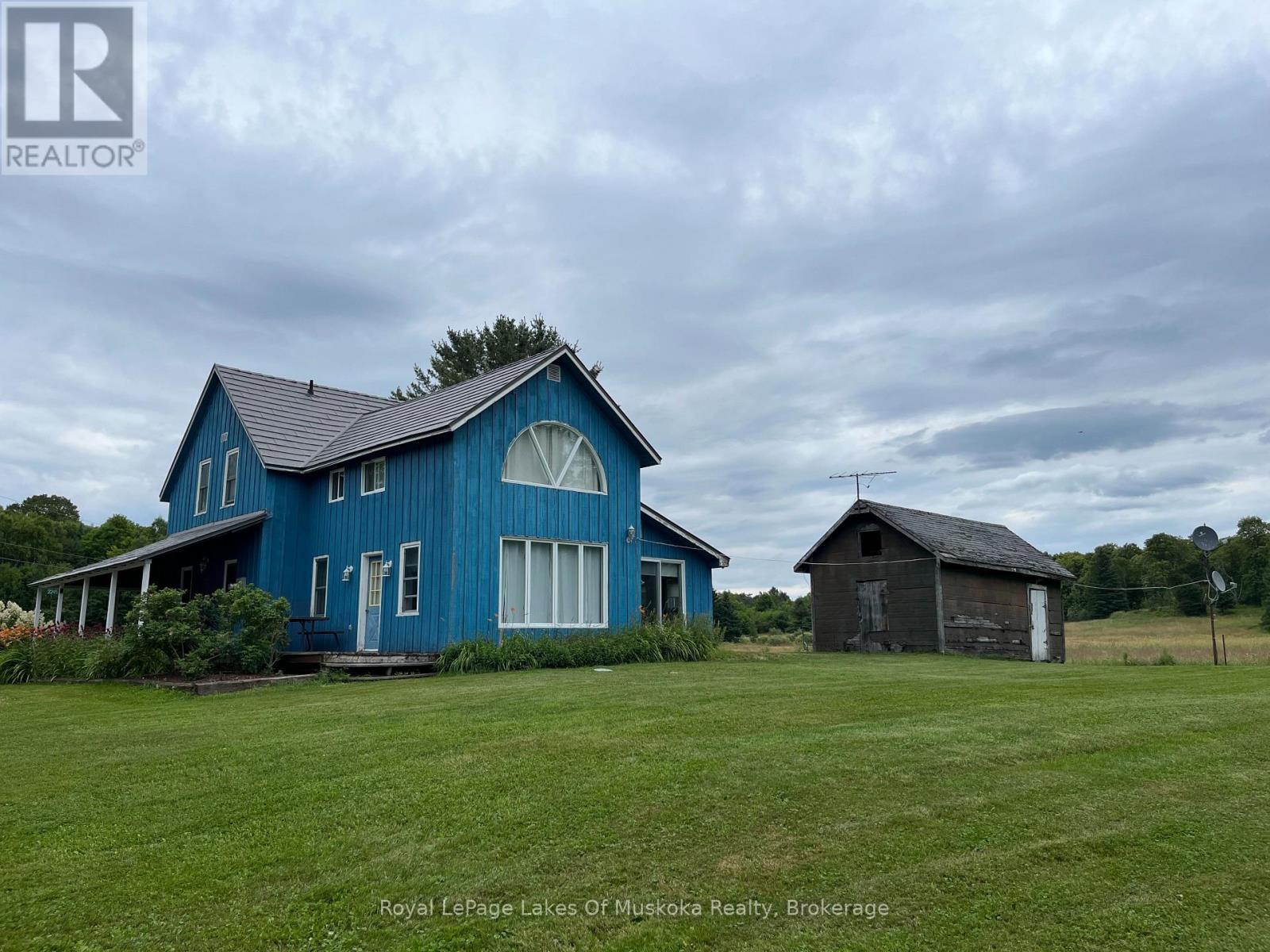 2245 Ahmic Lake Road, Magnetawan, ON - Outdoor