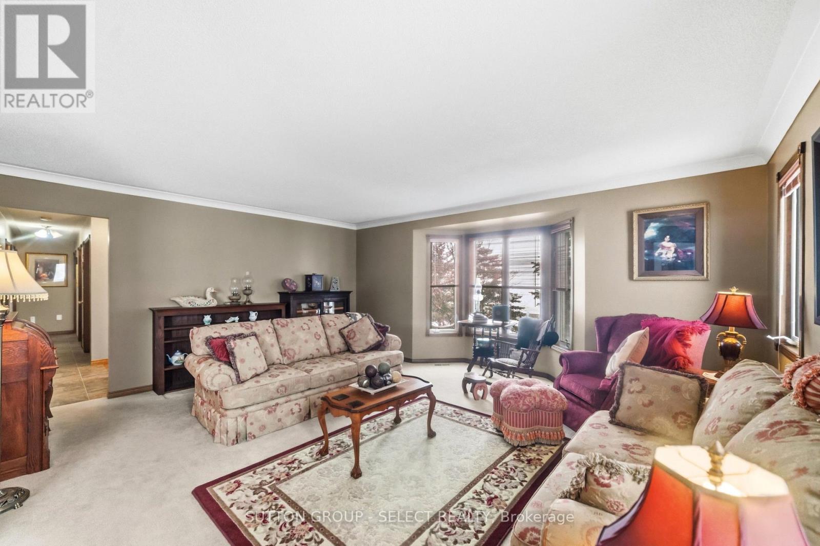77242 London Road, Huron East (Tuckersmith), ON - Indoor Photo Showing Living Room
