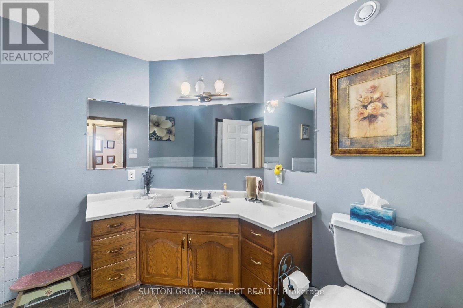 77242 London Road, Huron East (Tuckersmith), ON - Indoor Photo Showing Bathroom