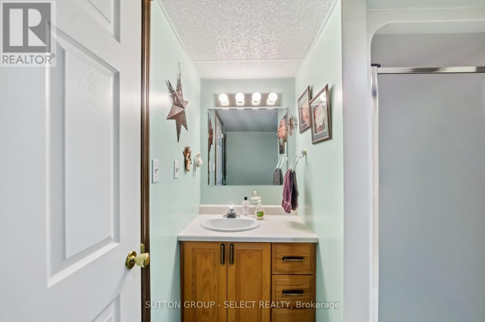 77242 London Road, Huron East (Tuckersmith), ON - Indoor Photo Showing Bathroom