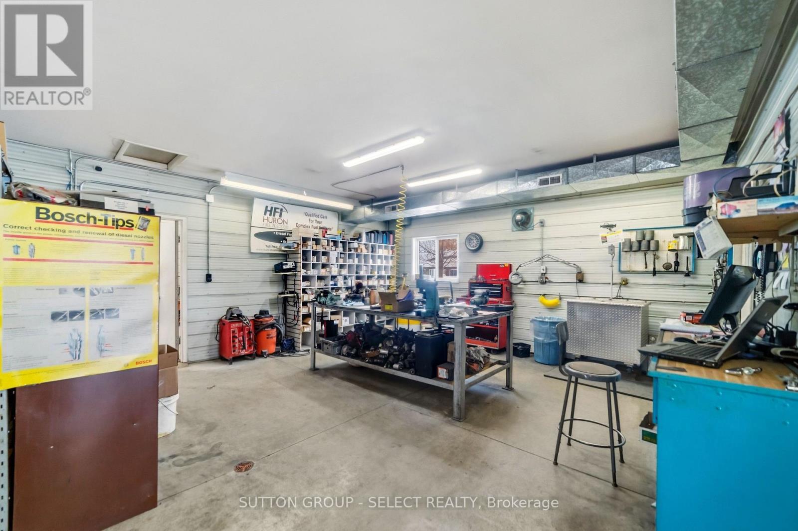 77242 London Road, Huron East (Tuckersmith), ON - Indoor Photo Showing Garage