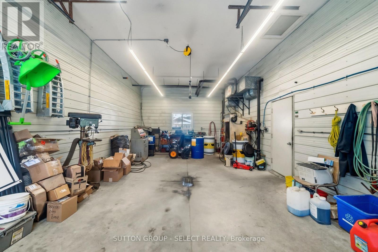 77242 London Road, Huron East (Tuckersmith), ON - Indoor Photo Showing Garage