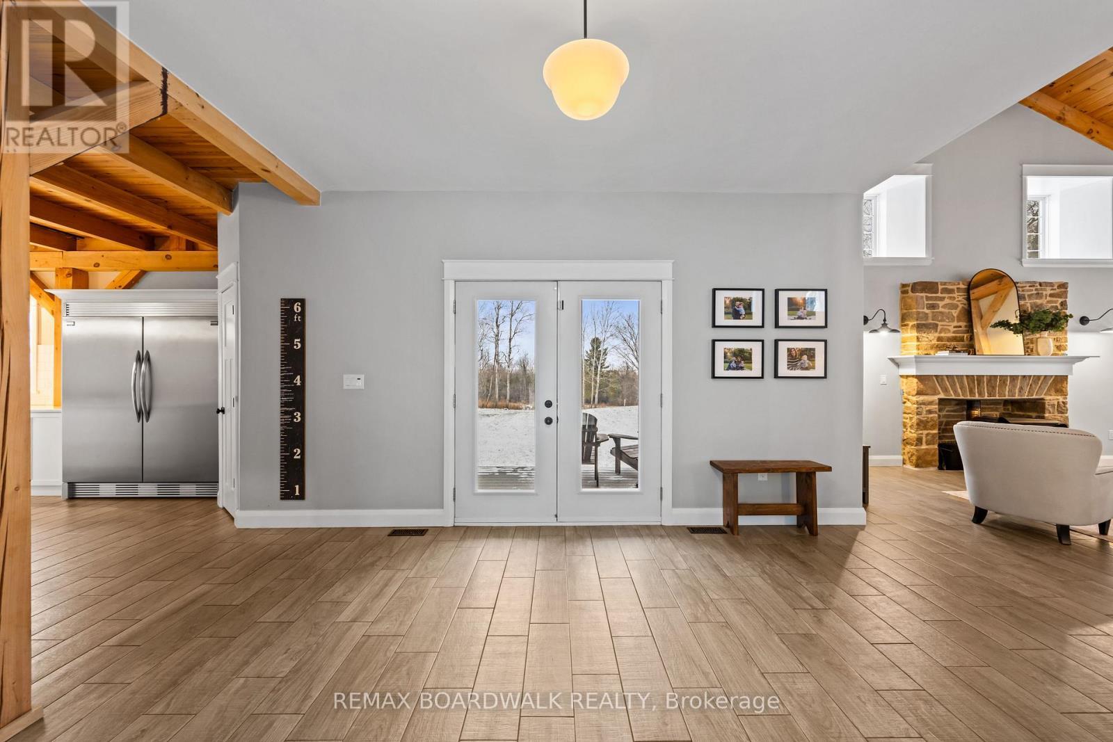 Foyer and exit to side yard - Main Level - 4701 4Th Concession Road, Augusta, ON - Indoor