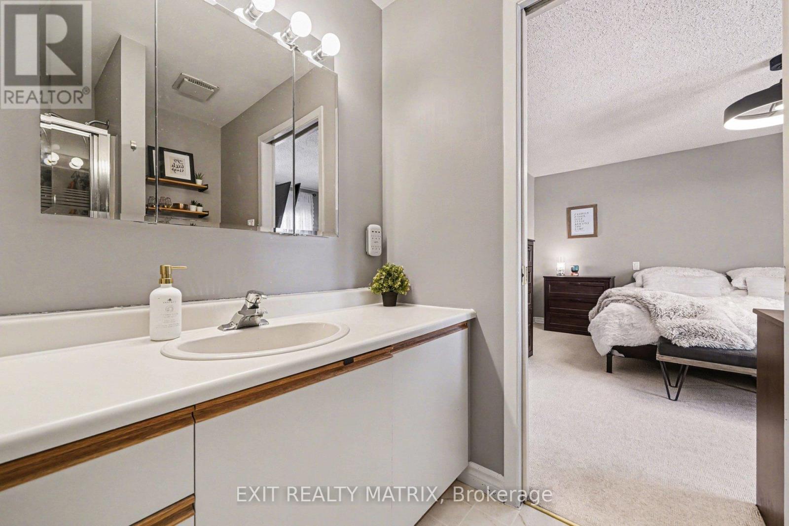 39 Lapointe Boulevard, Russell, ON - Indoor Photo Showing Bathroom