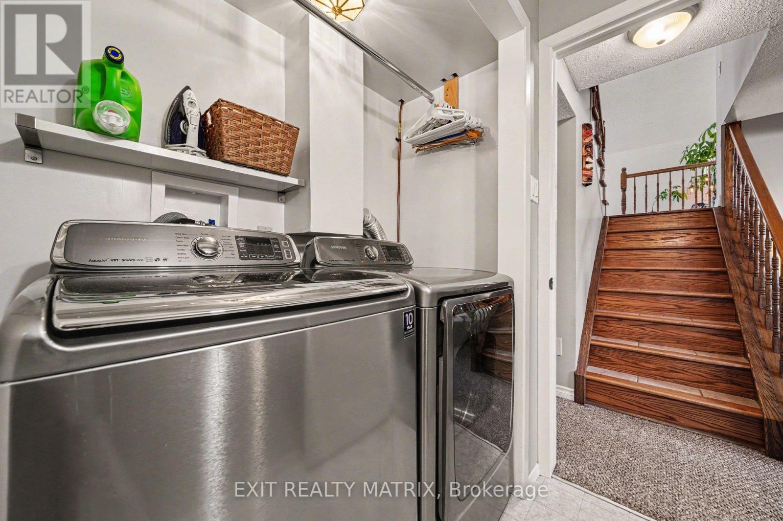 39 Lapointe Boulevard, Russell, ON - Indoor Photo Showing Laundry Room
