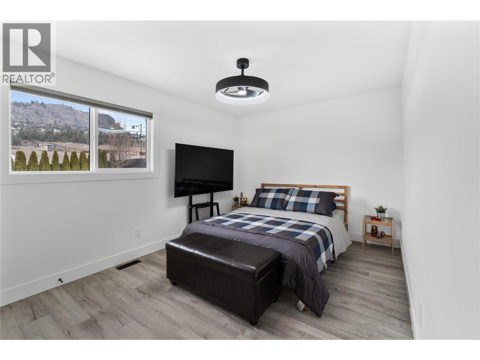 932 Mccartney Road, West Kelowna, BC - Indoor Photo Showing Bedroom