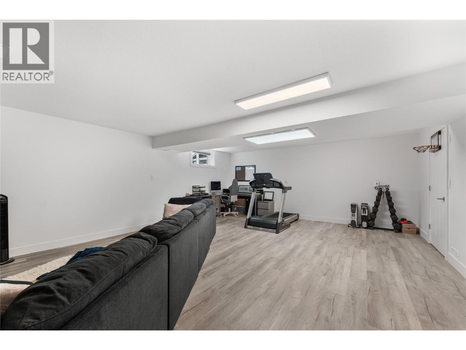 932 Mccartney Road, West Kelowna, BC - Indoor