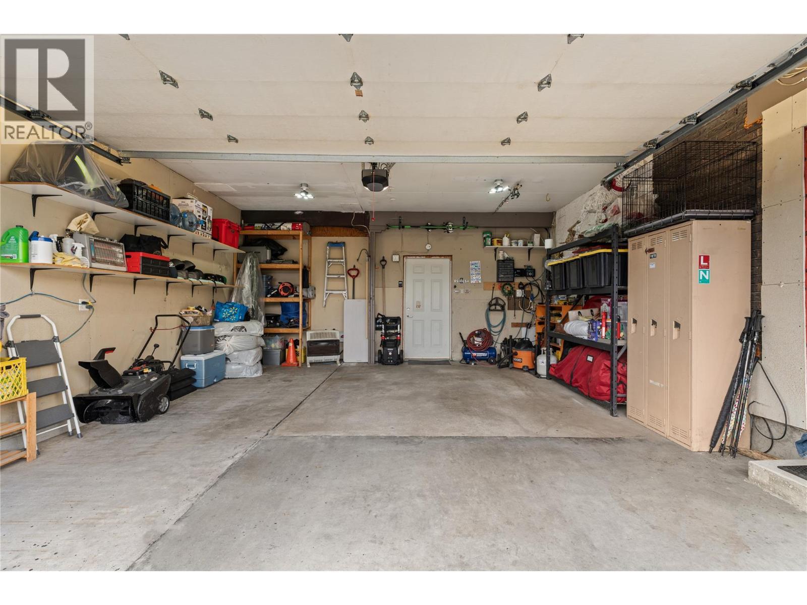 932 Mccartney Road, West Kelowna, BC - Indoor Photo Showing Garage