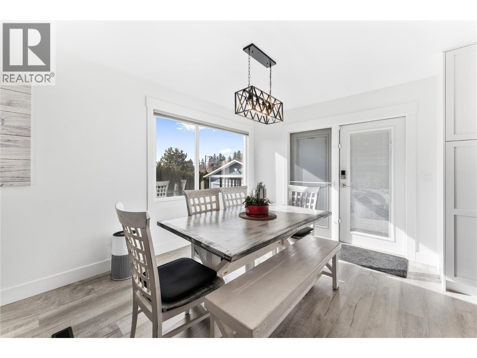 932 Mccartney Road, West Kelowna, BC - Indoor Photo Showing Dining Room