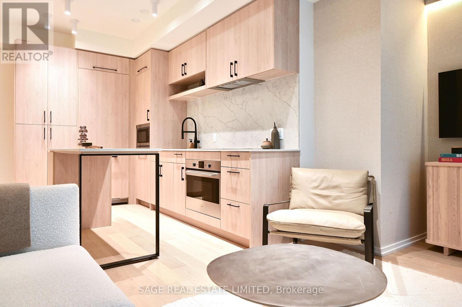 101 - 109 Erskine Avenue, Toronto, ON - Indoor Photo Showing Kitchen