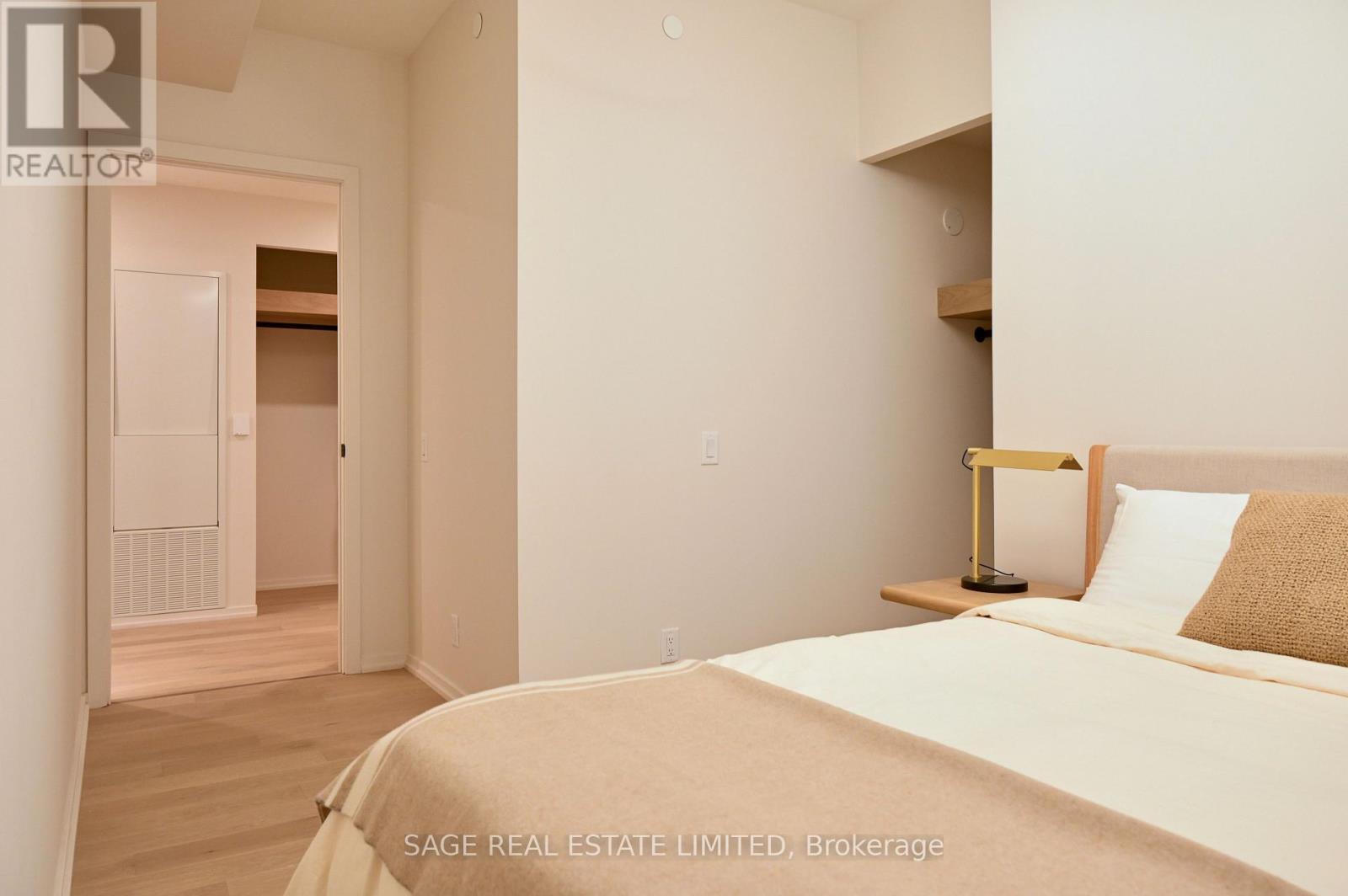 101 - 109 Erskine Avenue, Toronto, ON - Indoor Photo Showing Bedroom