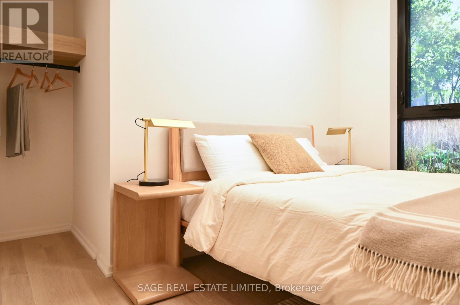 101 - 109 Erskine Avenue, Toronto, ON - Indoor Photo Showing Bedroom