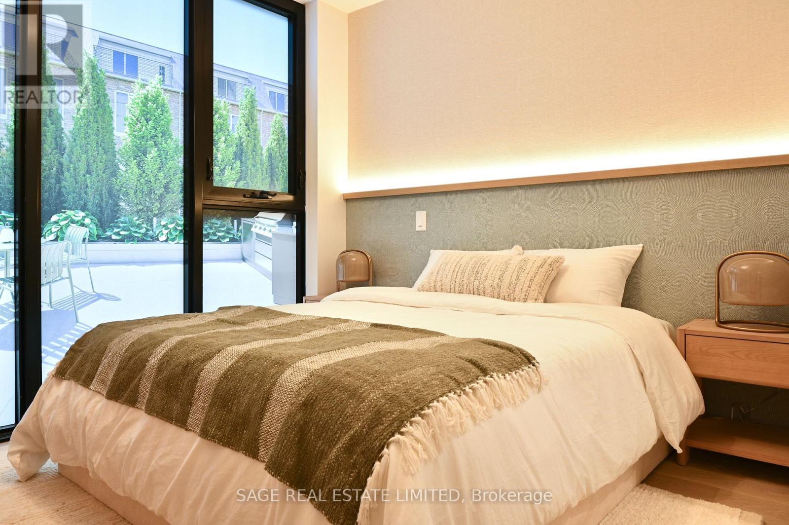 101 - 109 Erskine Avenue, Toronto, ON - Indoor Photo Showing Bedroom