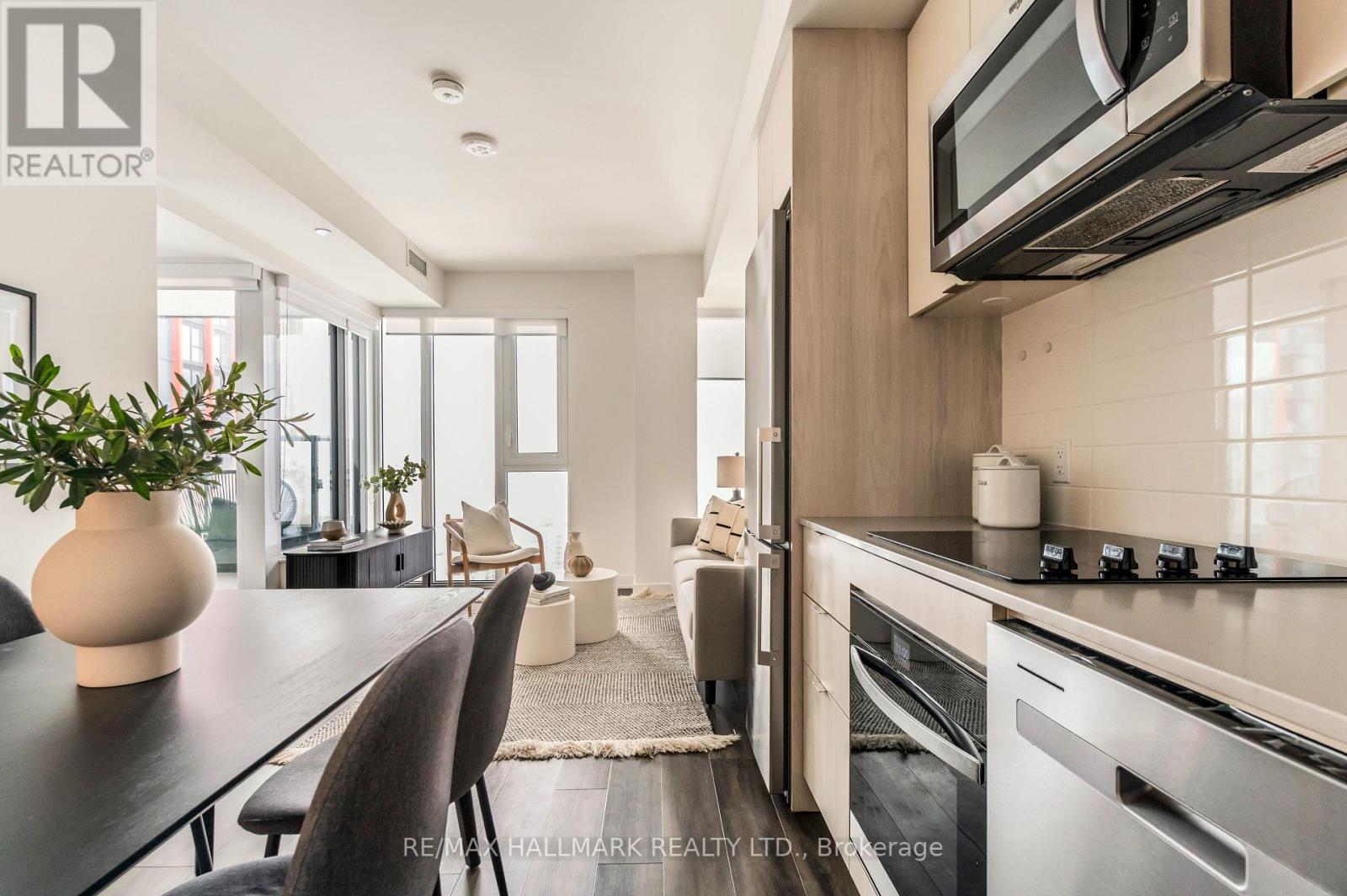 2401 E - 70 Princess Street, Toronto, ON - Indoor Photo Showing Kitchen