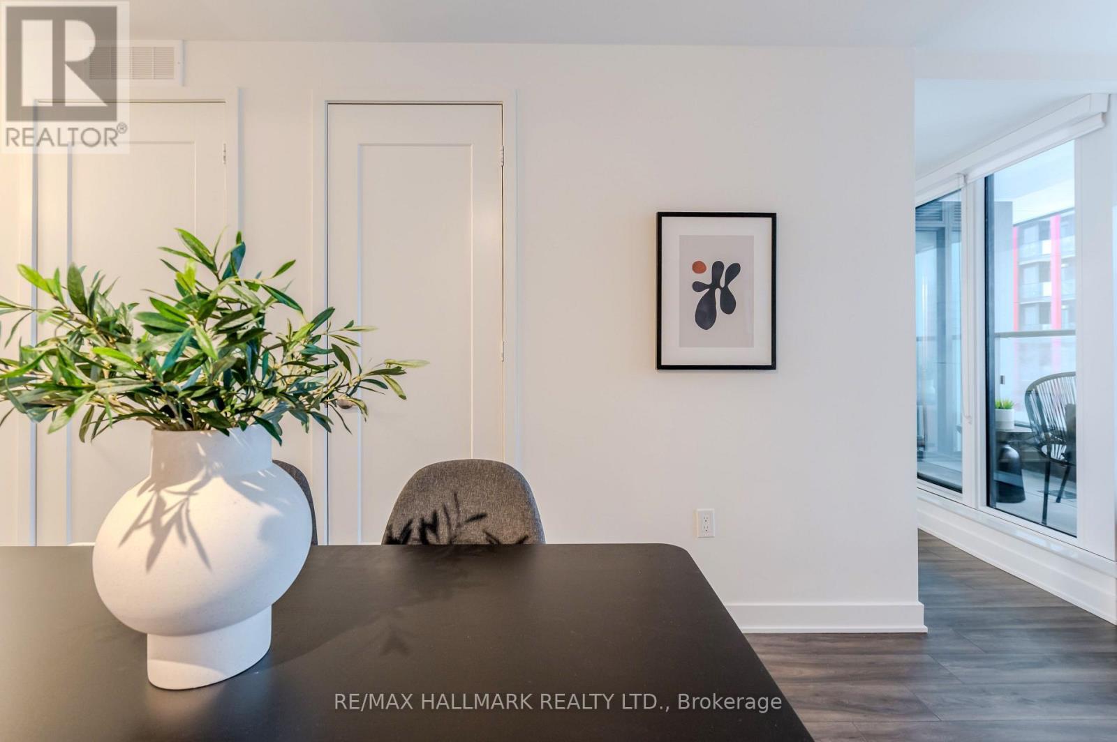 2401 E - 70 Princess Street, Toronto, ON - Indoor