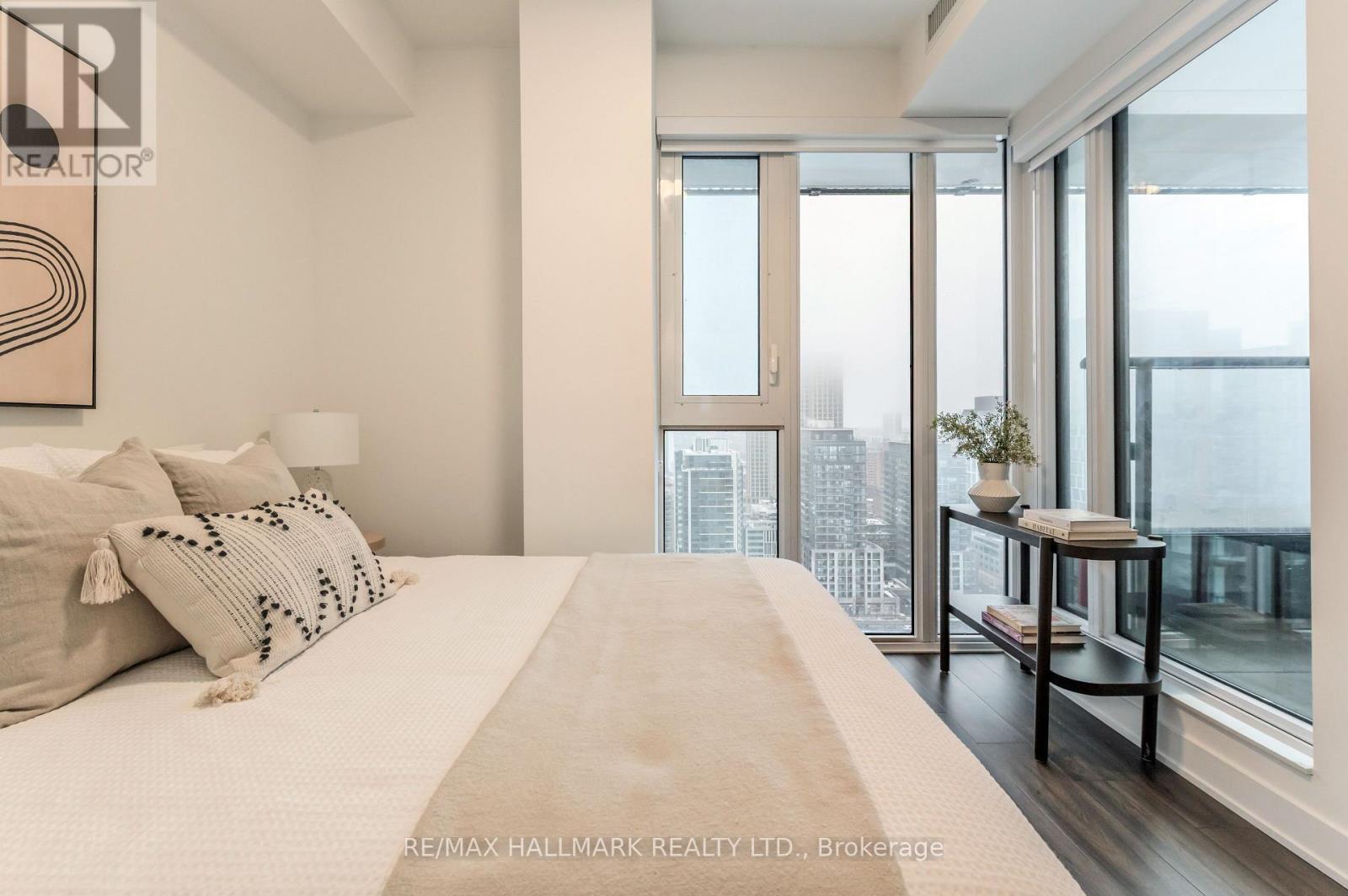 2401 E - 70 Princess Street, Toronto, ON - Indoor Photo Showing Bedroom