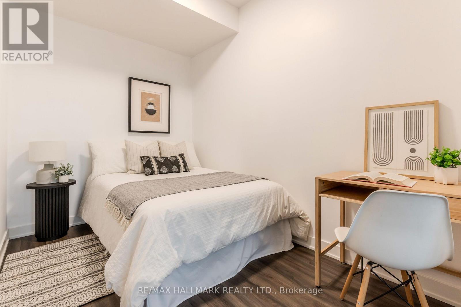 2401 E - 70 Princess Street, Toronto, ON - Indoor Photo Showing Bedroom