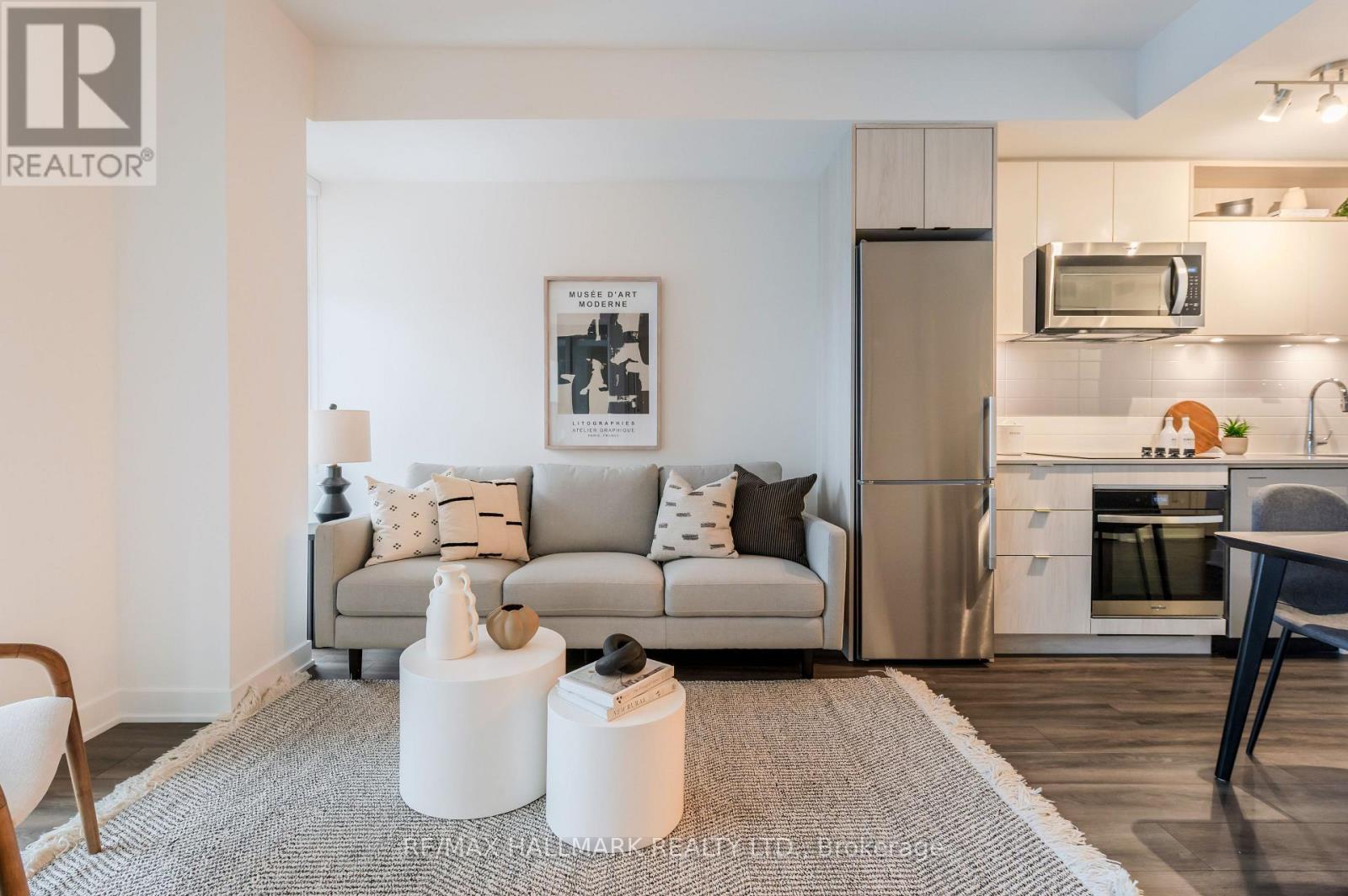 2401 E - 70 Princess Street, Toronto, ON - Indoor