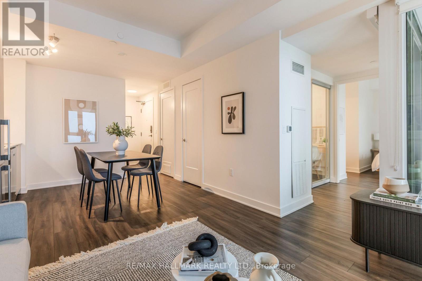 2401 E - 70 Princess Street, Toronto, ON - Indoor