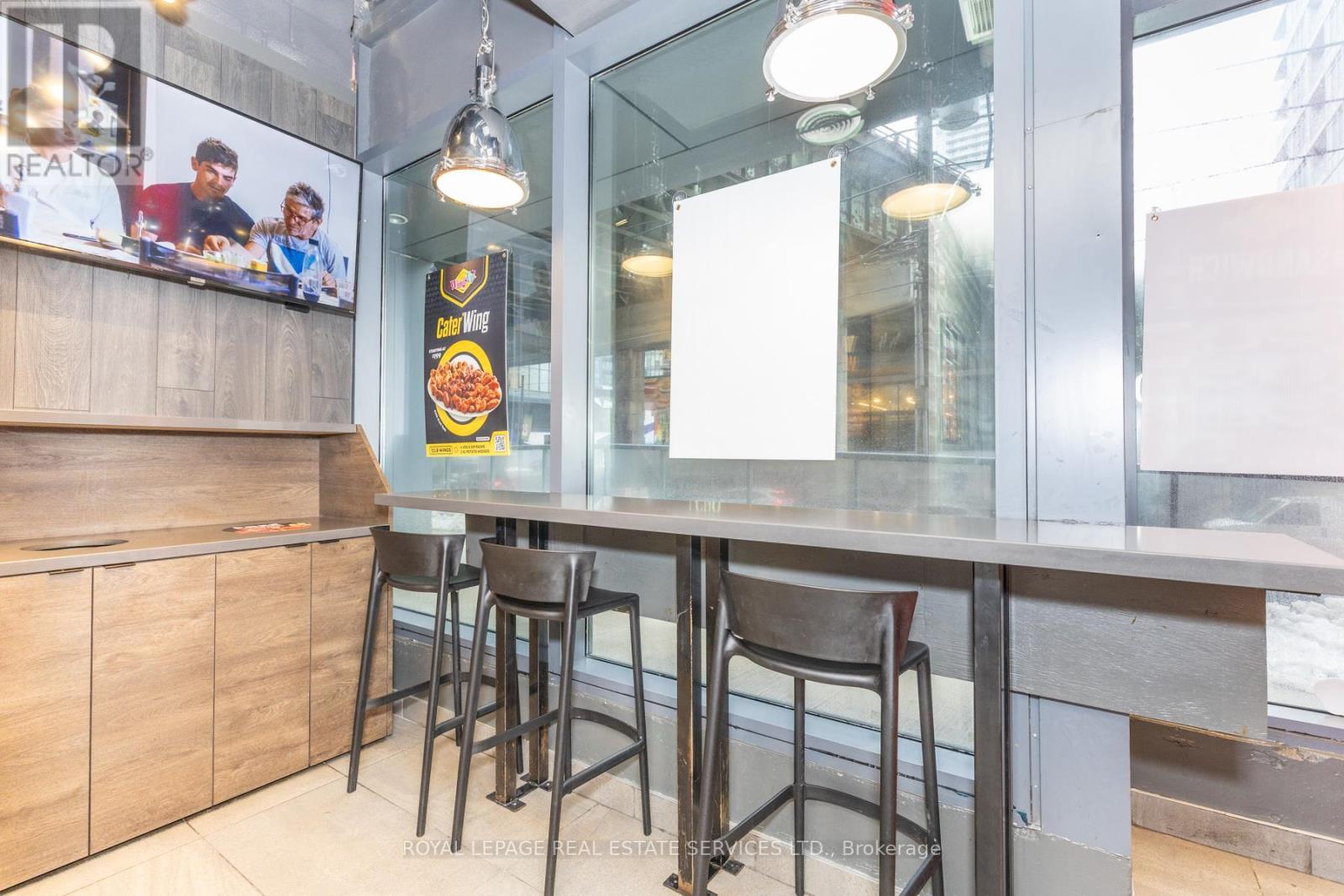 22B - 22 Bathurst Street, Toronto, ON