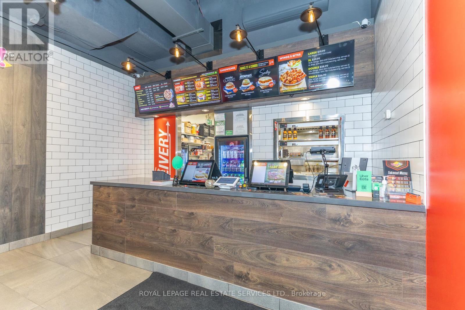 22B - 22 Bathurst Street, Toronto, ON