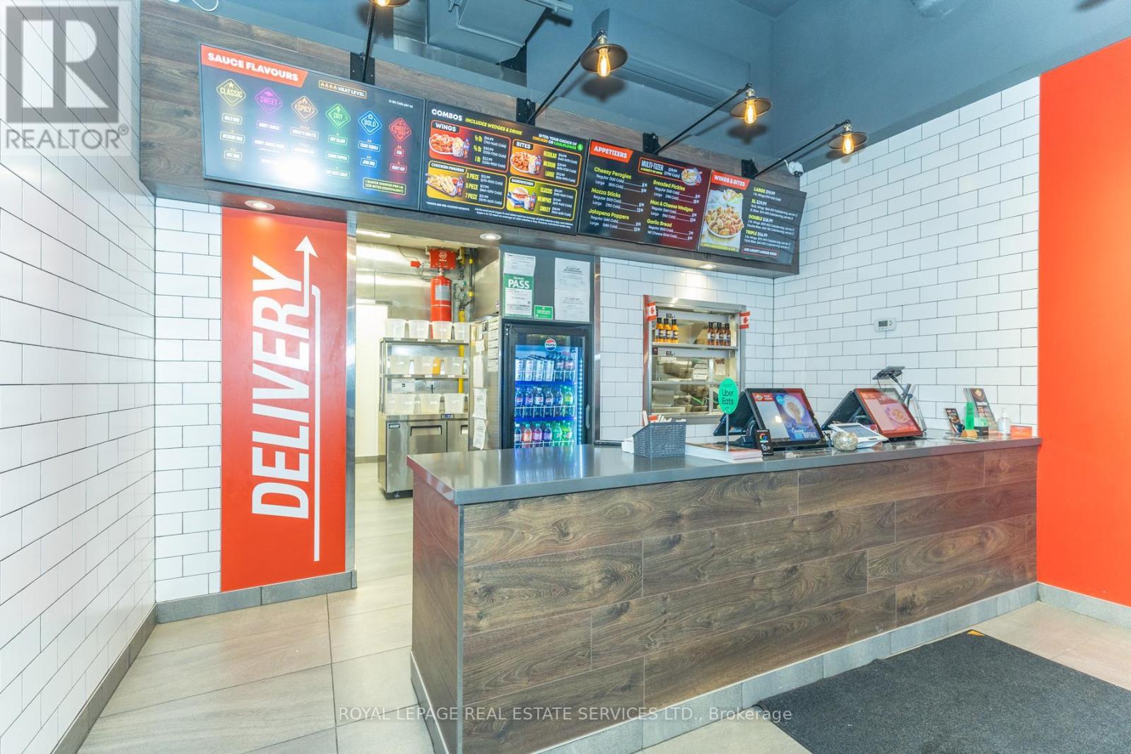 22B - 22 Bathurst Street, Toronto, ON