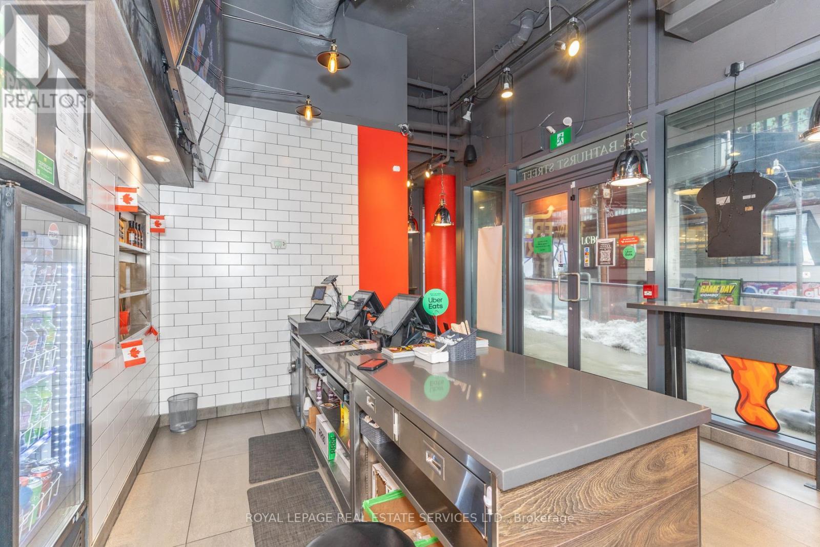 22B - 22 Bathurst Street, Toronto, ON