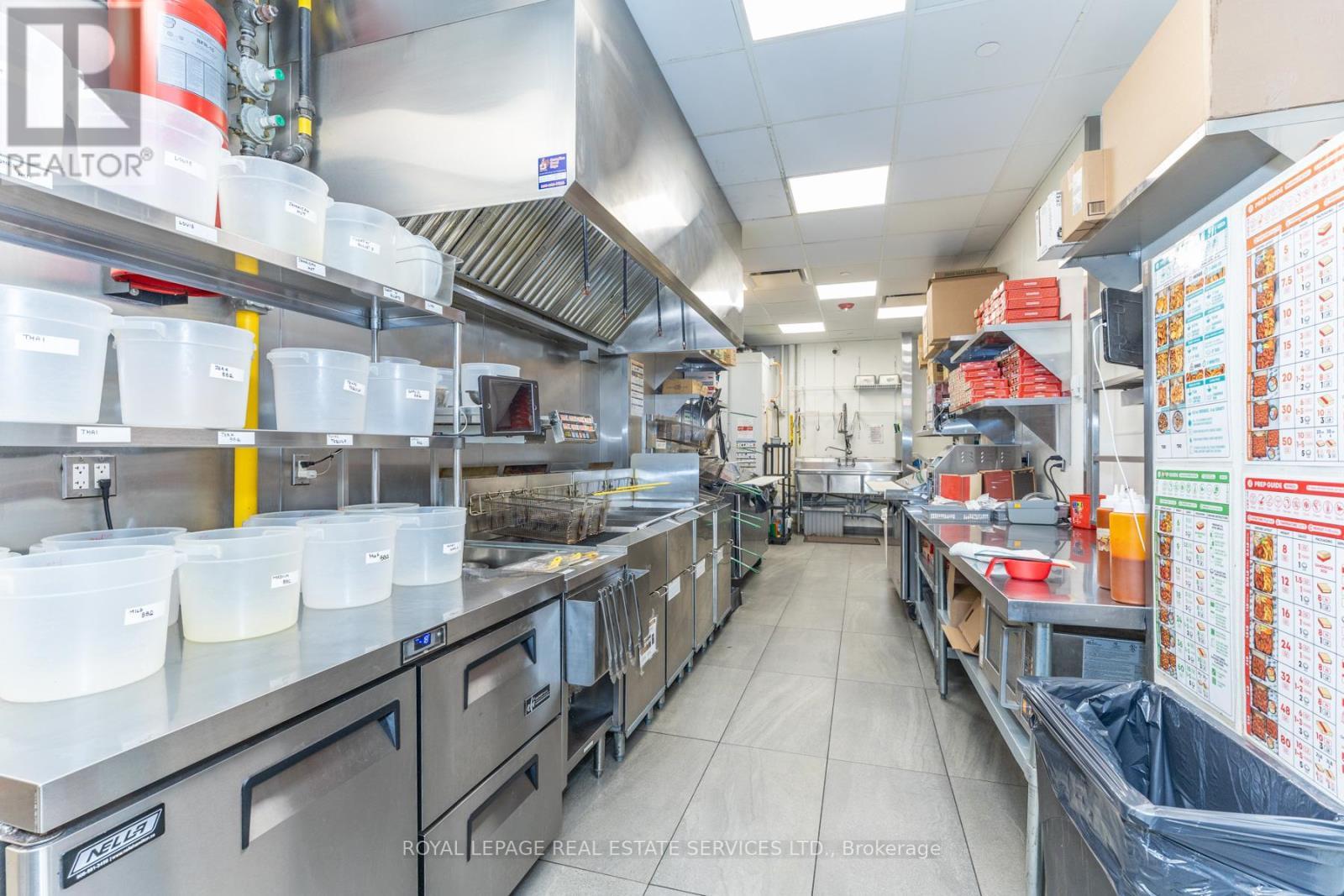 22B - 22 Bathurst Street, Toronto, ON