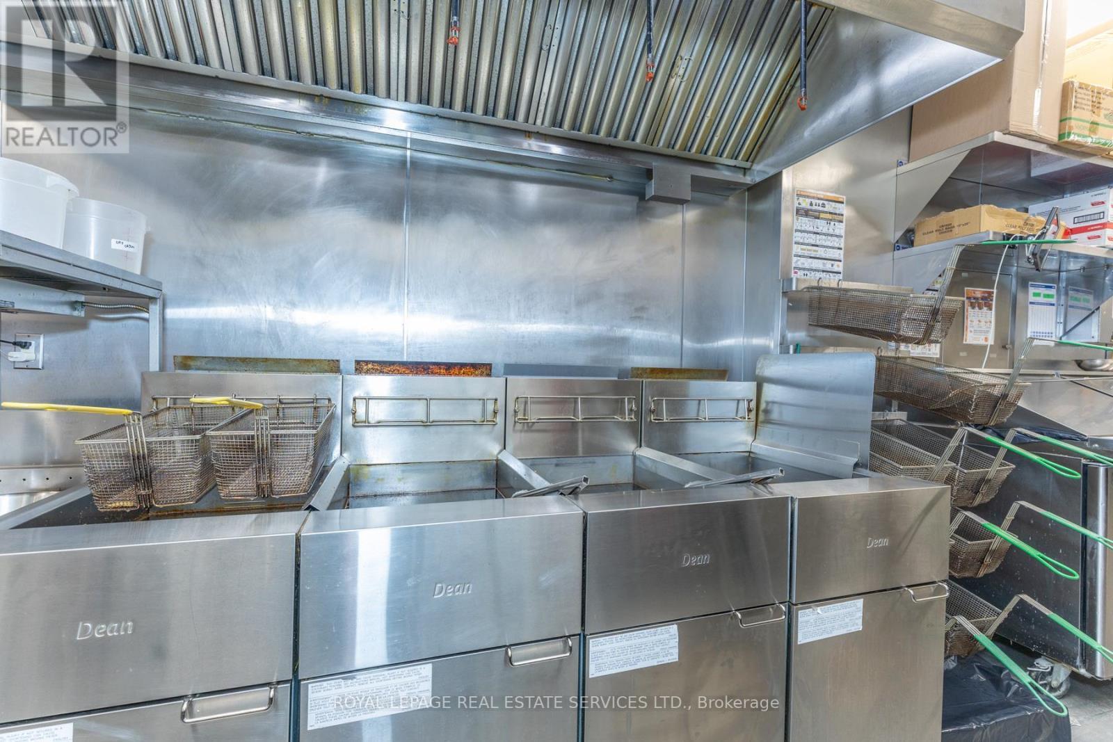 22B - 22 Bathurst Street, Toronto, ON