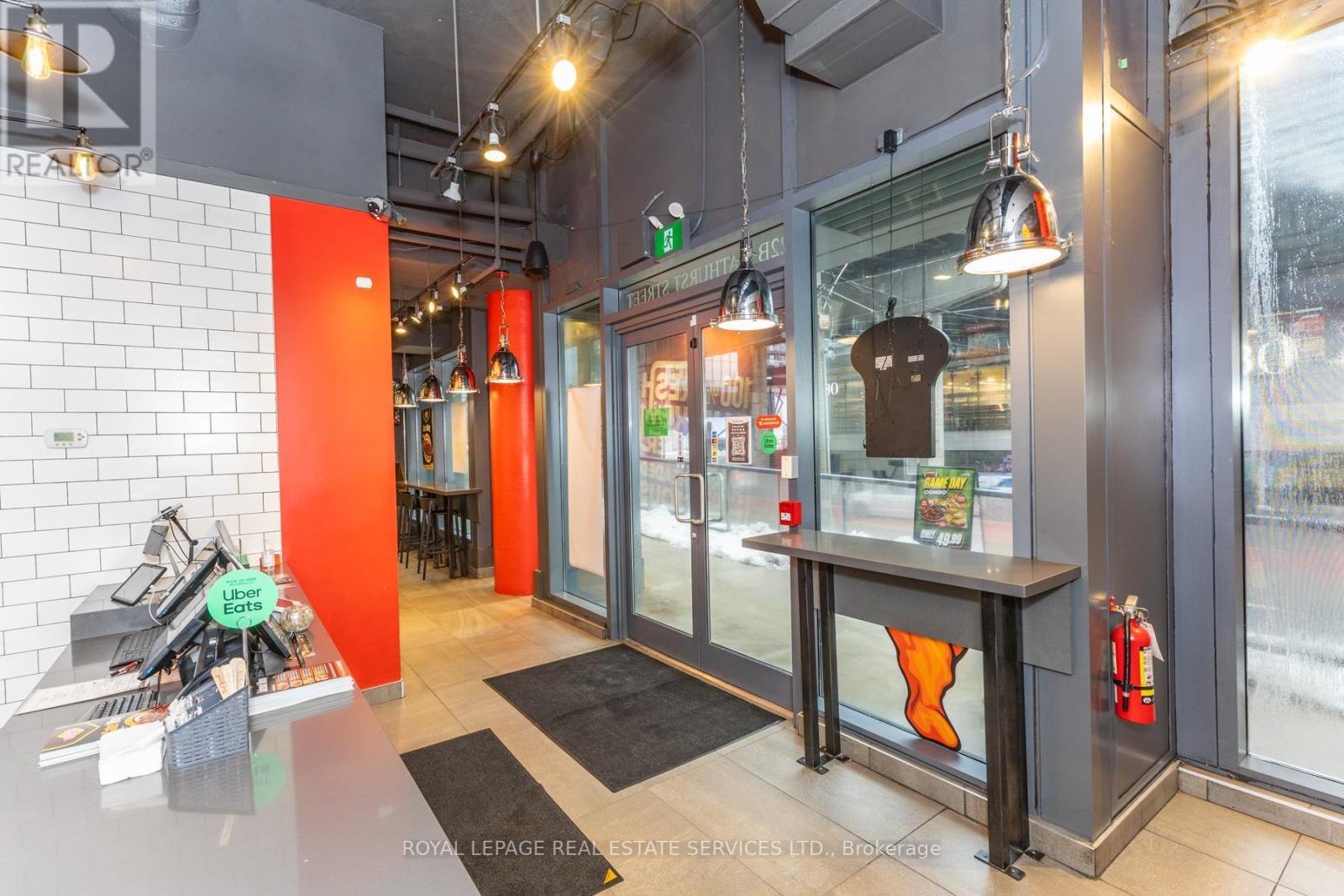 22B - 22 Bathurst Street, Toronto, ON