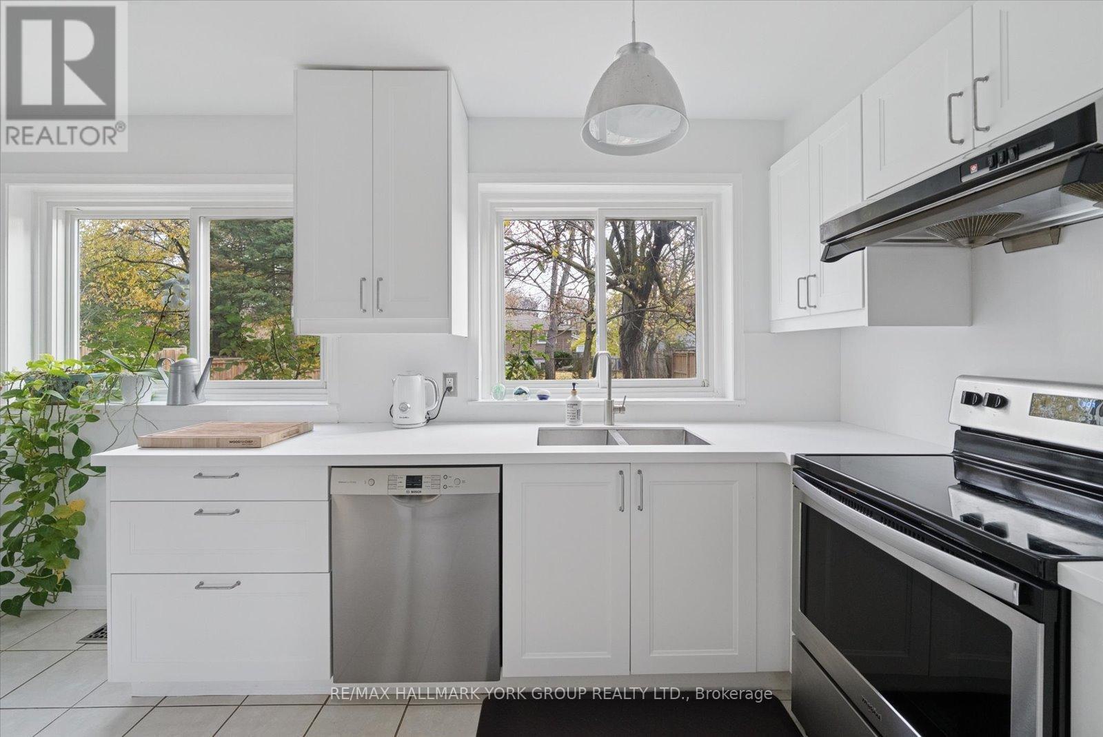 59 Grove Park Crescent, Toronto, ON - Indoor Photo Showing Kitchen With Double Sink